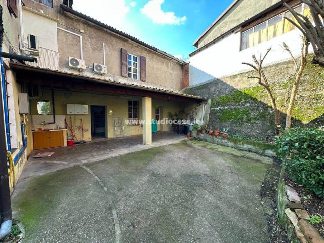 Casa indipendente in vendita a Gombito CR