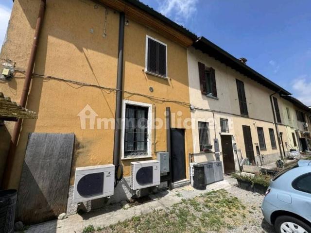 Casa indipendente in vendita a Gorgonzola MI