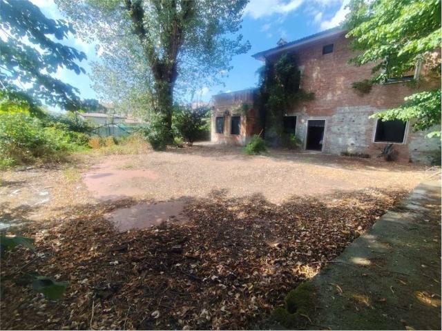 Casa indipendente in vendita a Gossolengo PC
