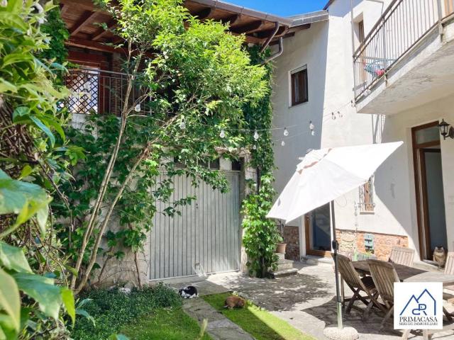 Casa indipendente in vendita a Gavirate VA