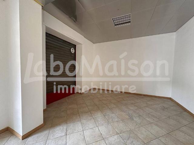 Casa indipendente in vendita a Gavirate VA