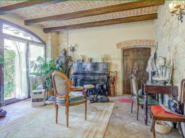 Casa indipendente in vendita a Gavirate VA