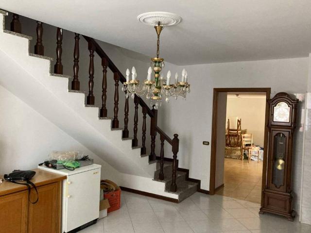 Casa indipendente in vendita a Gazzola PC
