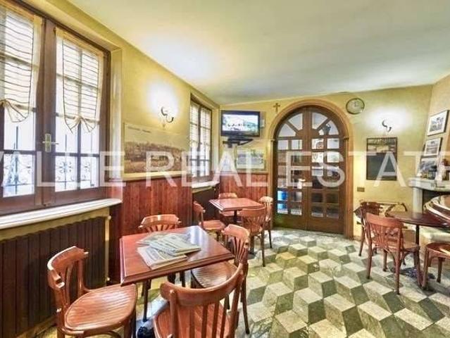 Casa indipendente in vendita a Gazzada Schianno VA