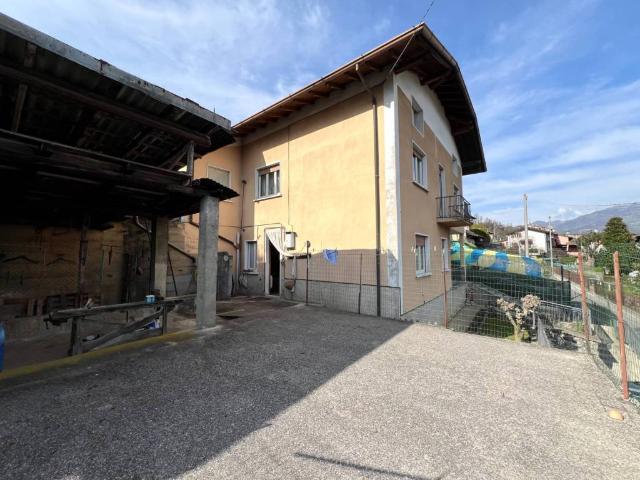 Casa indipendente in vendita a Gazzaniga BG