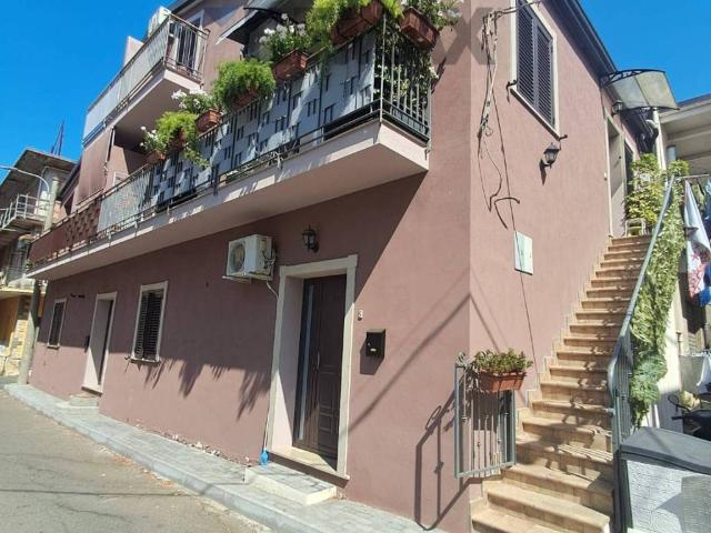 Casa indipendente in vendita a Gaggi ME