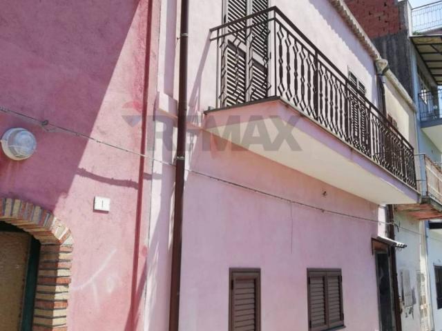 Casa indipendente in vendita a Gaggi ME