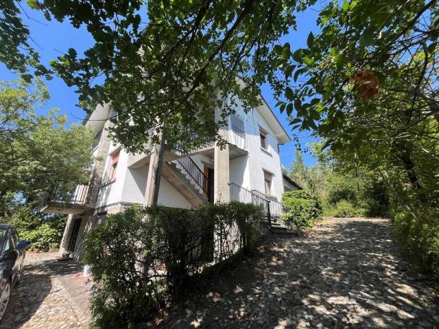 Casa indipendente in vendita a Gaggio Montano BO