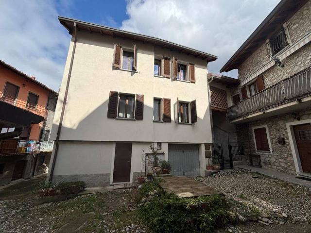 Casa indipendente in vendita a Galbiate LC