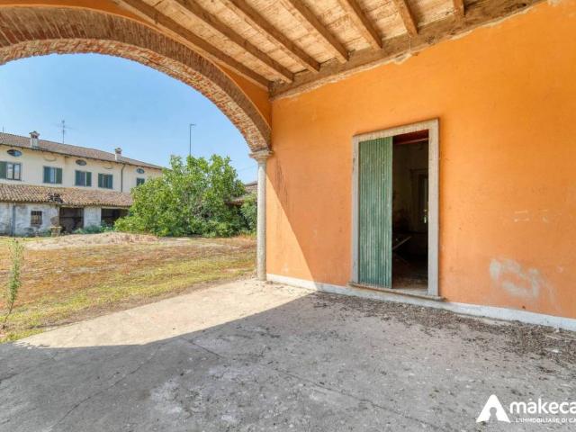 Casa indipendente in vendita a Galgagnano via Monzasca, 8