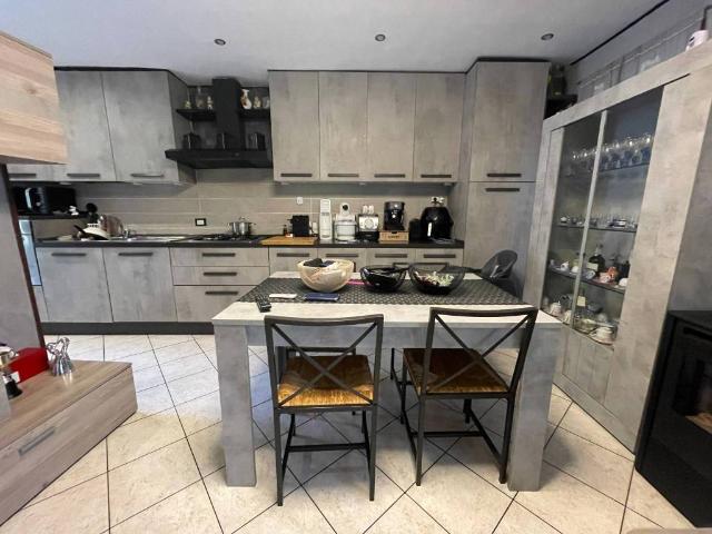 Casa indipendente in vendita a Galliate NO