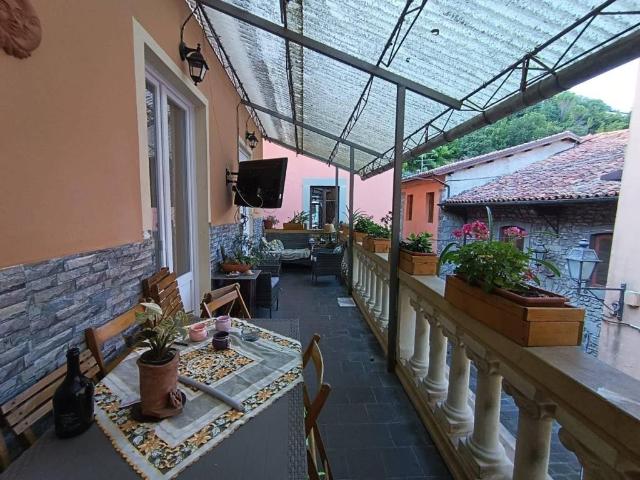 Casa indipendente in vendita a Gallicano LU