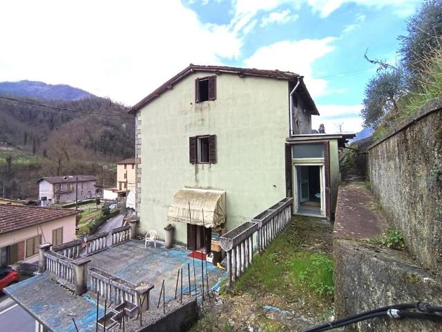 Casa indipendente in vendita a Gallicano LU