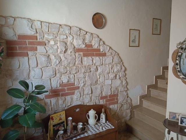 Casa indipendente in vendita a Gallicano LU