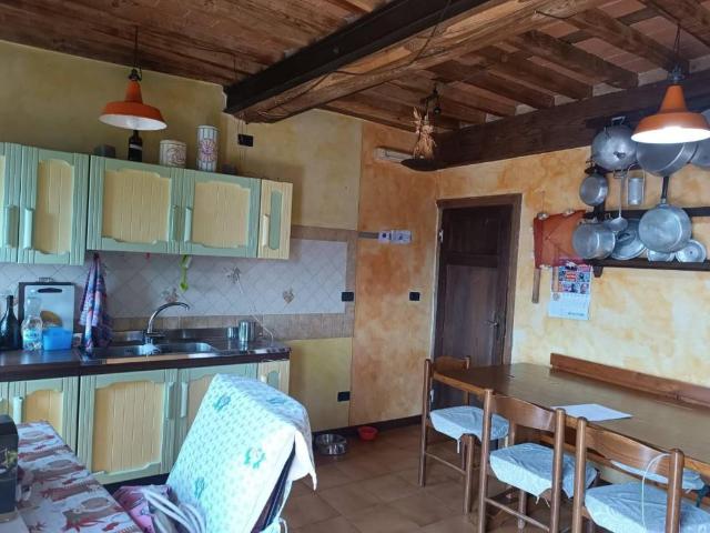 Casa indipendente in vendita a Gallicano LU