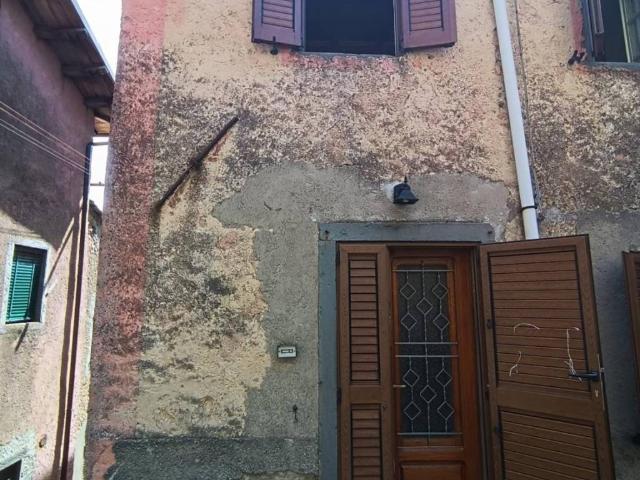 Casa indipendente in vendita a Gallicano LU