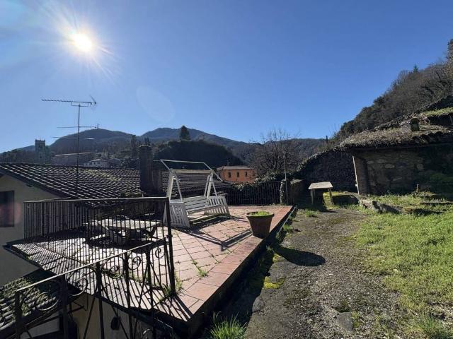 Casa indipendente in vendita a Gallicano LU