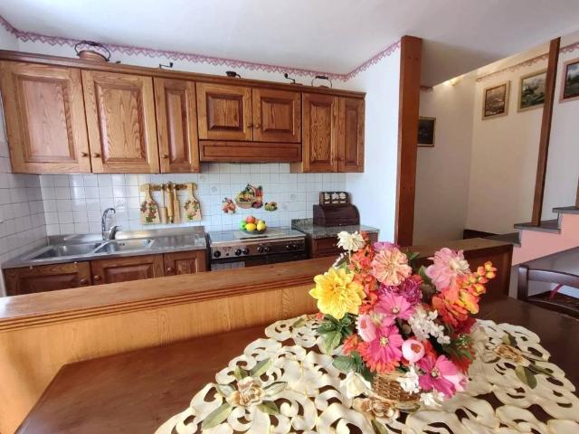 Casa indipendente in vendita a Gallicano LU