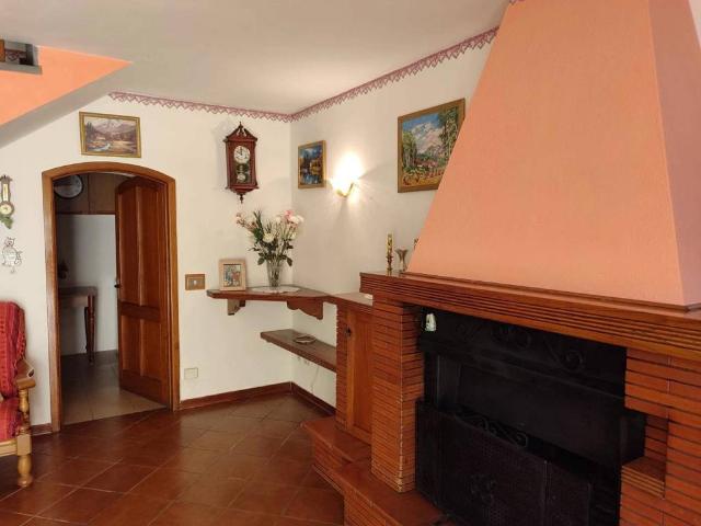 Casa indipendente in vendita a Gallicano LU