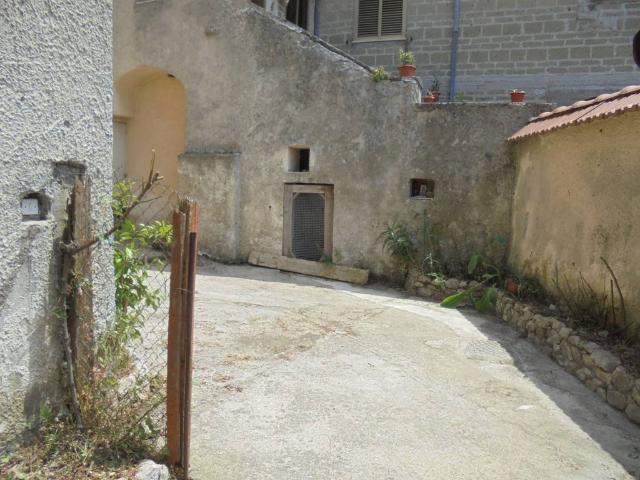Casa indipendente in vendita a Galluccio CE