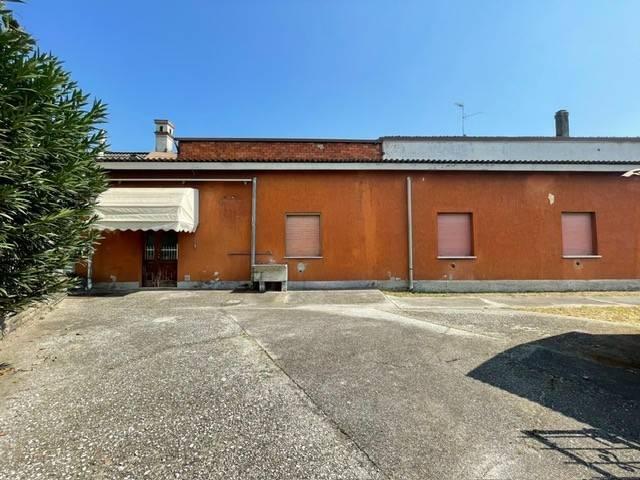 Casa indipendente in vendita a Gambara BS