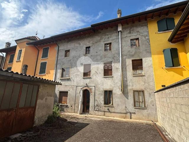 Casa indipendente in vendita a Gambara BS