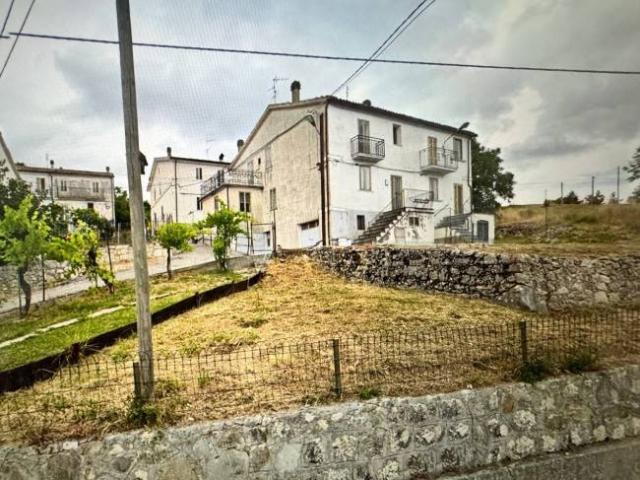 Casa indipendente in vendita a Gamberale CH