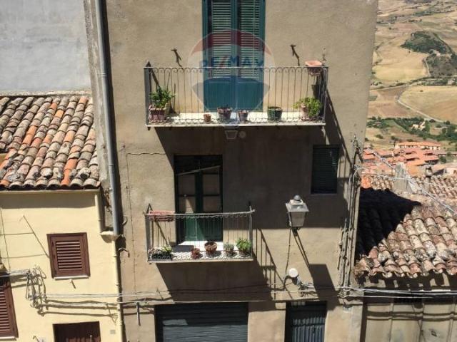 Casa indipendente in vendita a Gangi