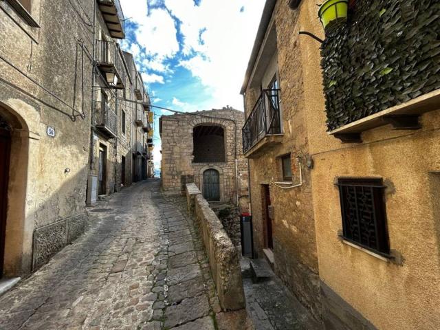 Casa indipendente in vendita a Gangi PA