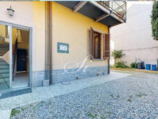 Casa indipendente in vendita a Garbagnate Milanese MI