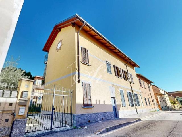 Casa indipendente in vendita a Garbagnate Milanese MI