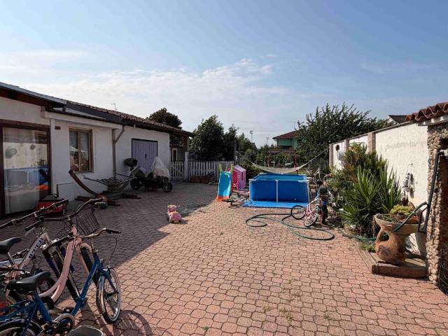 Casa indipendente in vendita a Garbagna Novarese NO