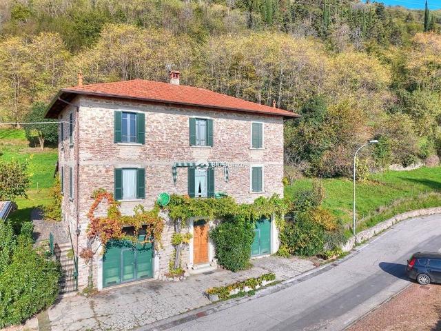 Casa indipendente in vendita a Gargnano BS