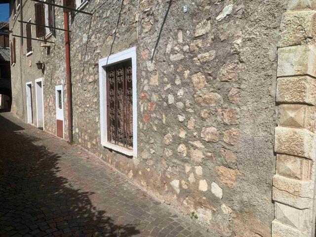 Casa indipendente in vendita a Gargnano BS