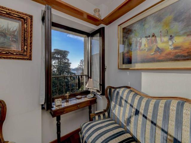 Casa indipendente in vendita a Gardone Riviera BS