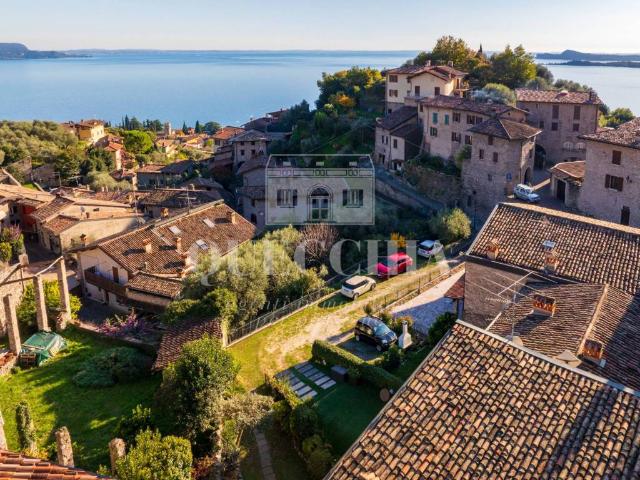 Casa indipendente in vendita a Gardone Riviera BS
