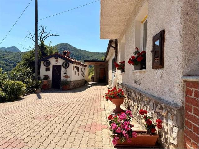 Casa indipendente in vendita a Garessio CN