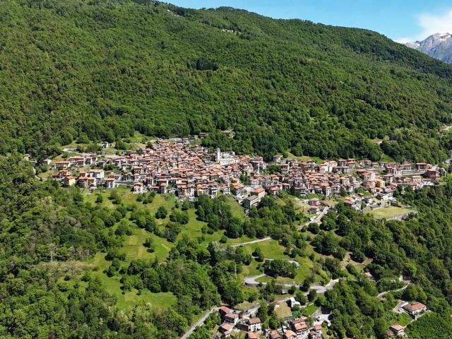 Casa indipendente in vendita a Garzeno CO