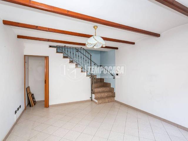 Casa indipendente in vendita a Gassino Torinese TO