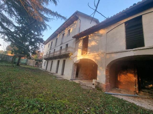 Casa indipendente in vendita a Gassino Torinese TO