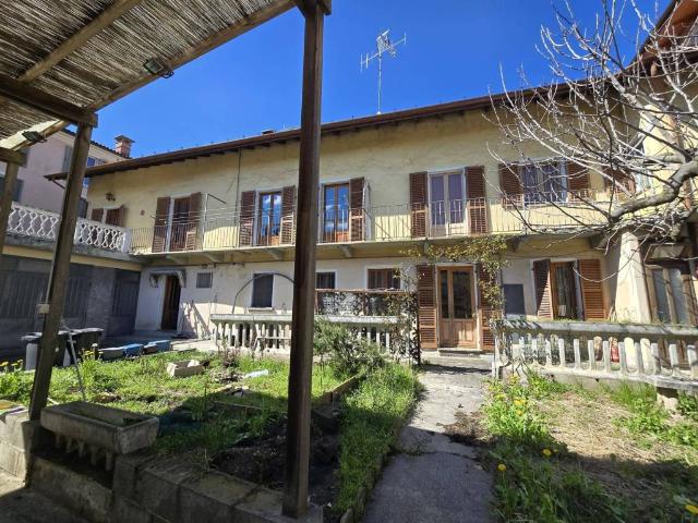 Casa indipendente in vendita a Gassino Torinese TO