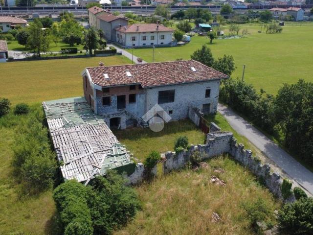 Casa indipendente in vendita a Gemona del Friuli UD