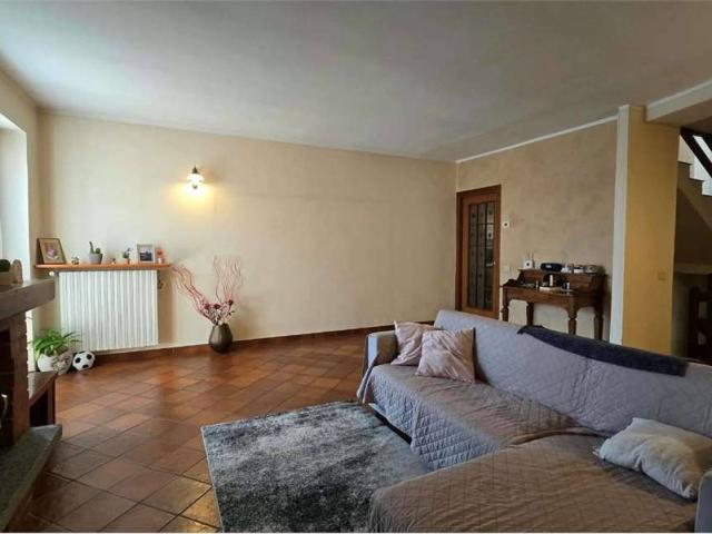 Casa indipendente in vendita a Gemonio VA