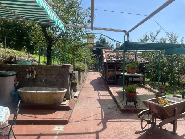 Casa indipendente in vendita a Genova GE