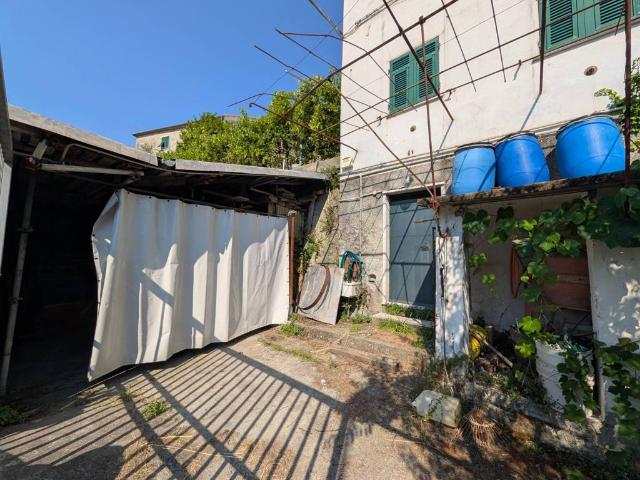 Casa indipendente in vendita a Genova GE
