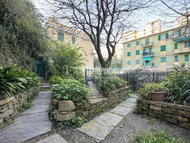 Casa indipendente in vendita a Genova GE