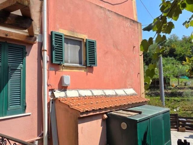 Casa indipendente in vendita a Genova GE