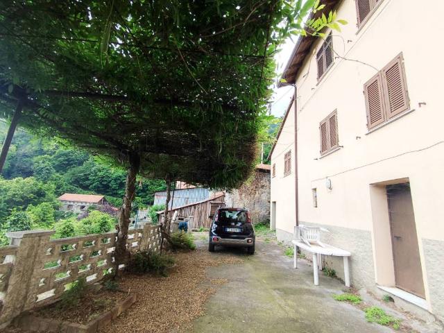 Casa indipendente in vendita a Genova GE