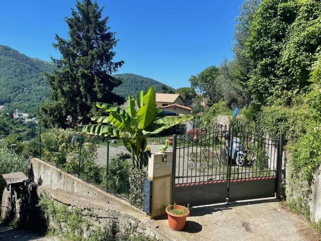 Casa indipendente in vendita a Genova GE