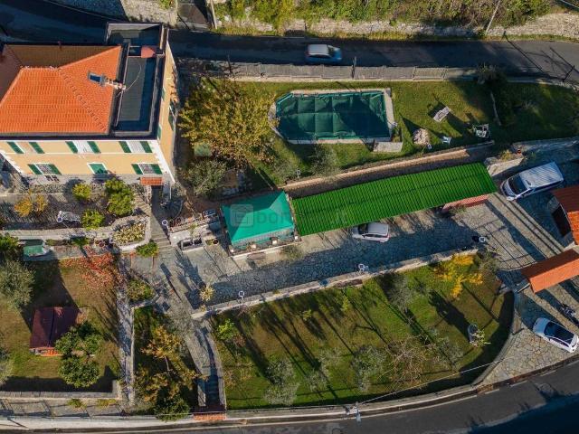 Casa indipendente in vendita a Genova
